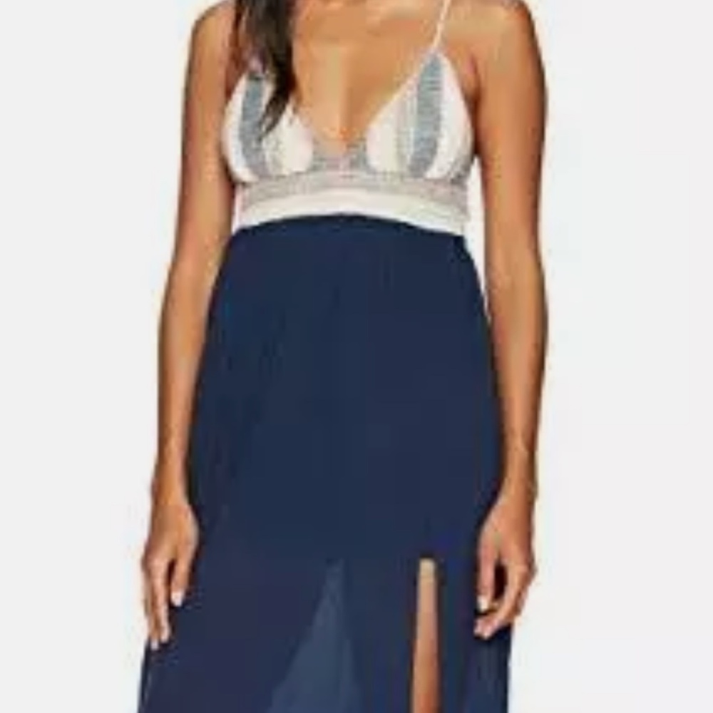 RIPCURL Maxi Dress - Picture 3 of 6